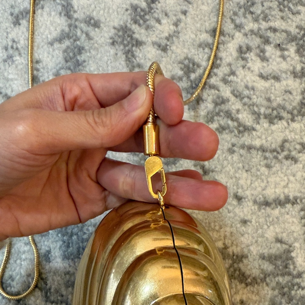 SIMKHAI Gold Shell Clutch - Picture 4 of 7